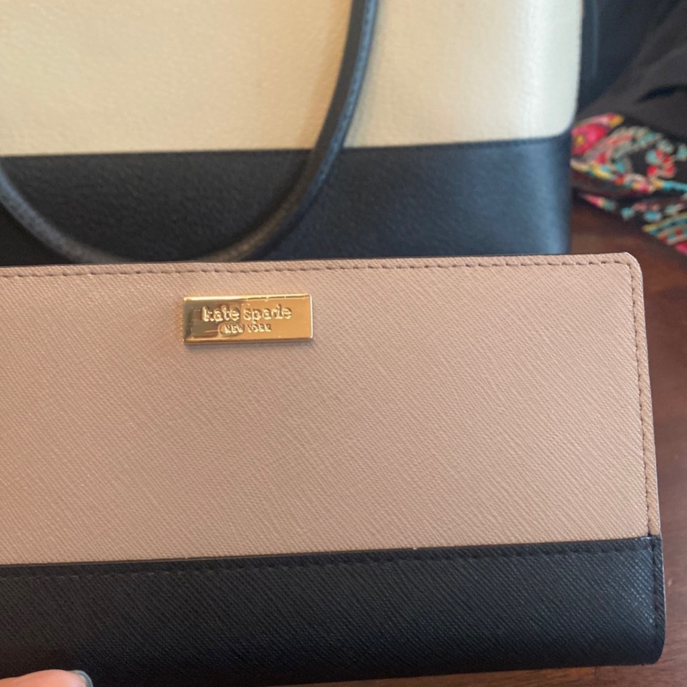 Genuine KATE SPADE wallet newish creamy beige and black black interior